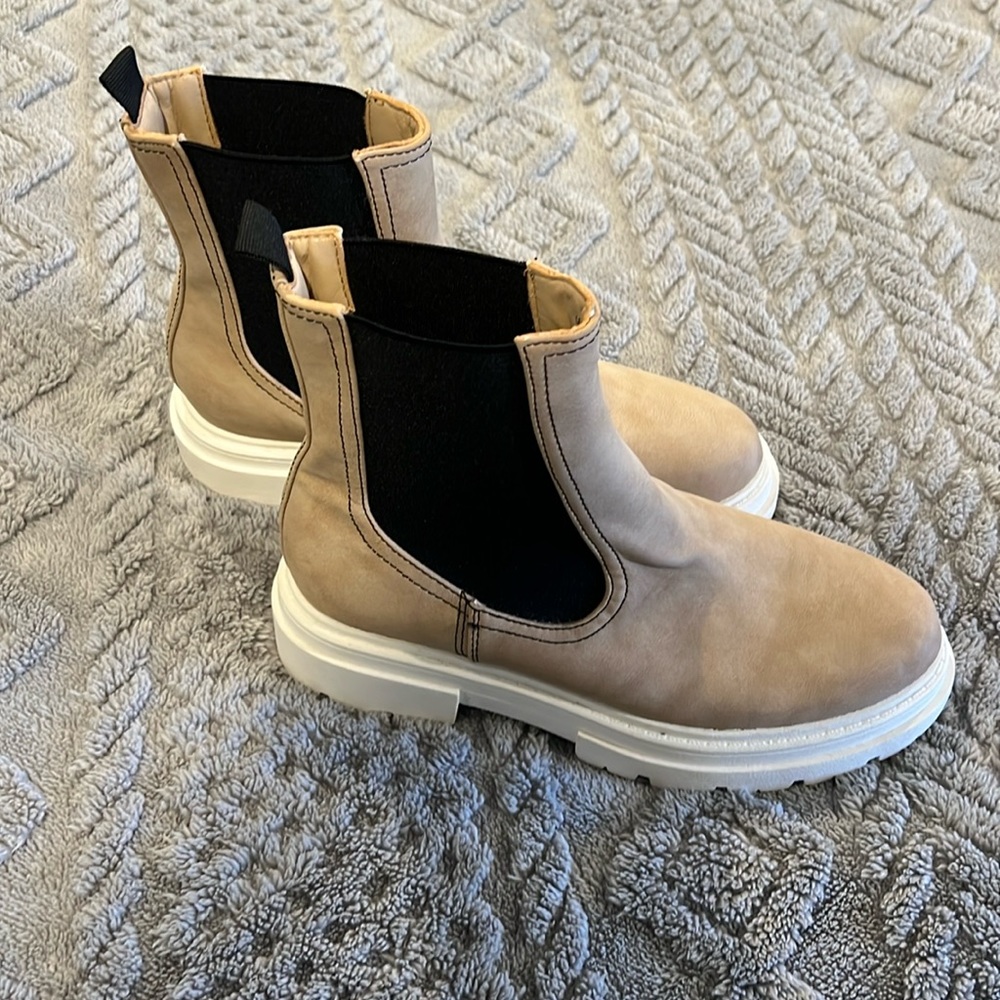 Cozzy girl boots